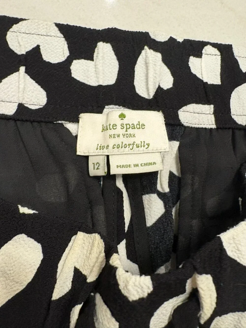 kate spade Pants, Ria Dancing Hearts Print Pull On Cropped Black White, 12